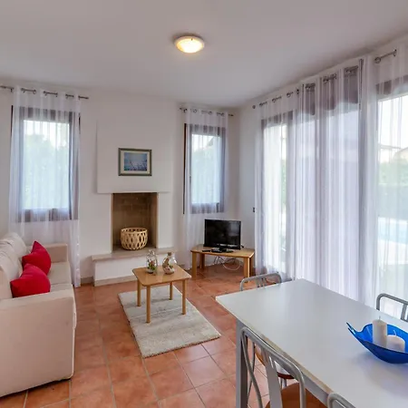 In Albarella With Private Pool & Вилла Изола Альбарелла