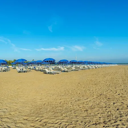 In Albarella With Private Pool &