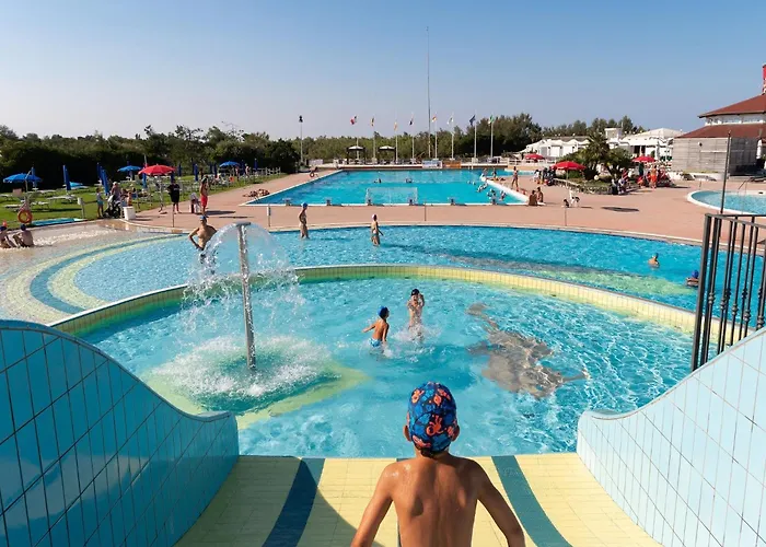 빌라 In Albarella With Private Pool & *